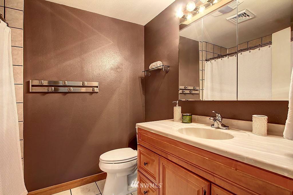 15721 Southeast 143rd Street Renton, WA 98059 - Photo 11 of 19
