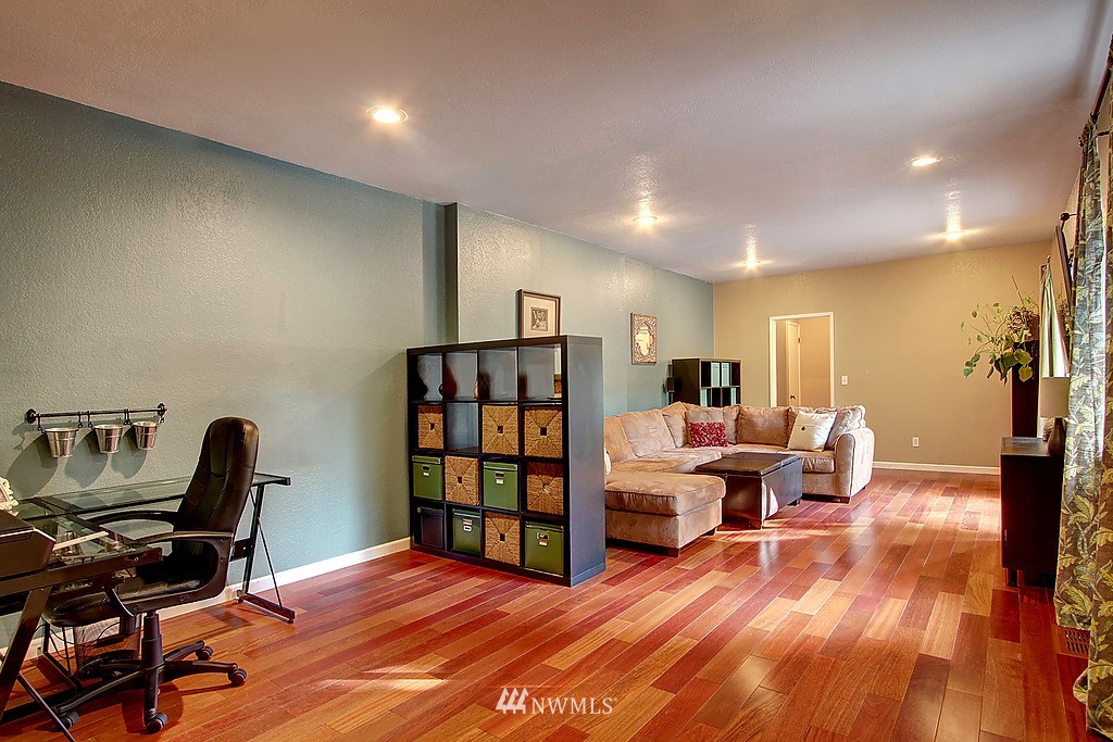 15721 Southeast 143rd Street Renton, WA 98059 - Photo 13 of 19