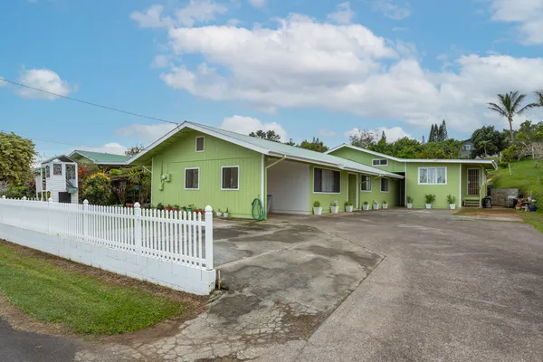 $1,100,000 | 45-3321 Kamani Street, Honokaa, HI 96727