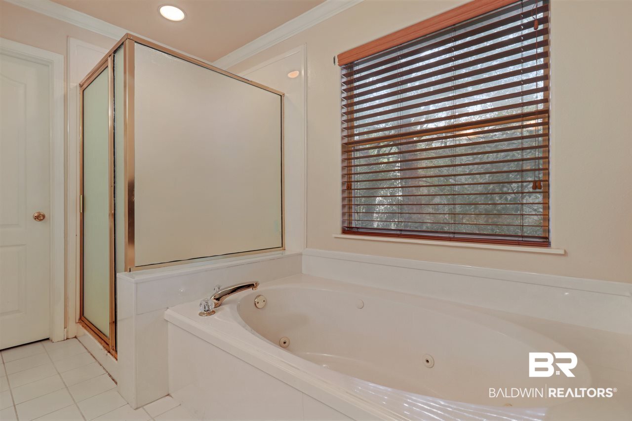 30460 Ono N Loop West Orange Beach, AL 36561 - Photo 6 of 17 Separate shower and soaking tub