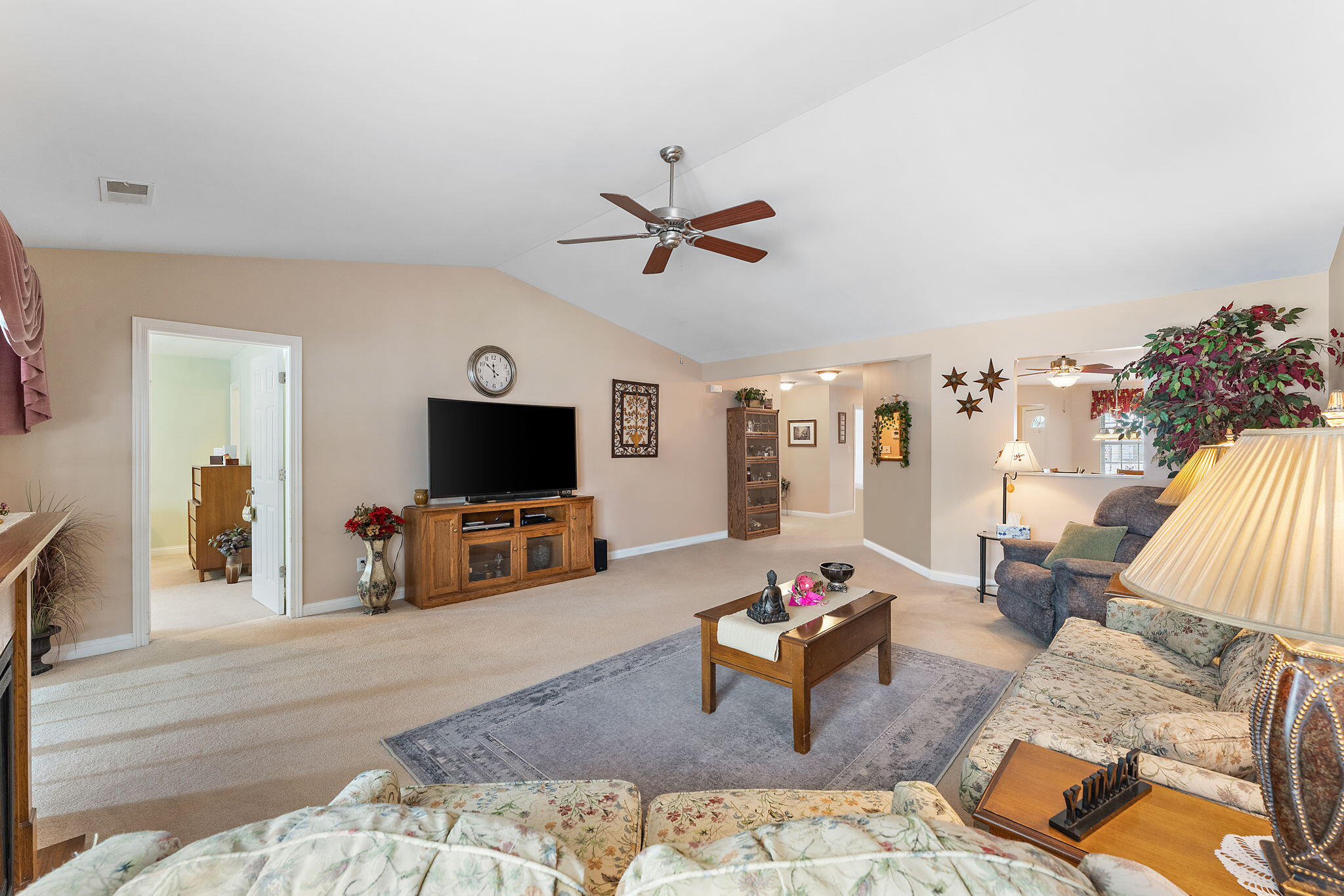 7035 Tompkins Court Griffith, IN 46319 - Photo 7 of 25 2048x1365