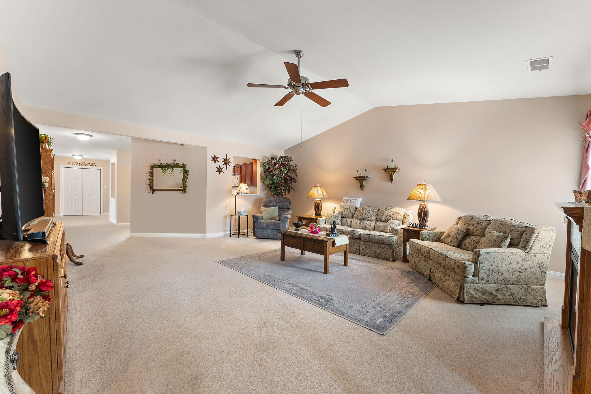 7035 Tompkins Court Griffith, IN 46319 - Photo 8 of 25 2048x1365