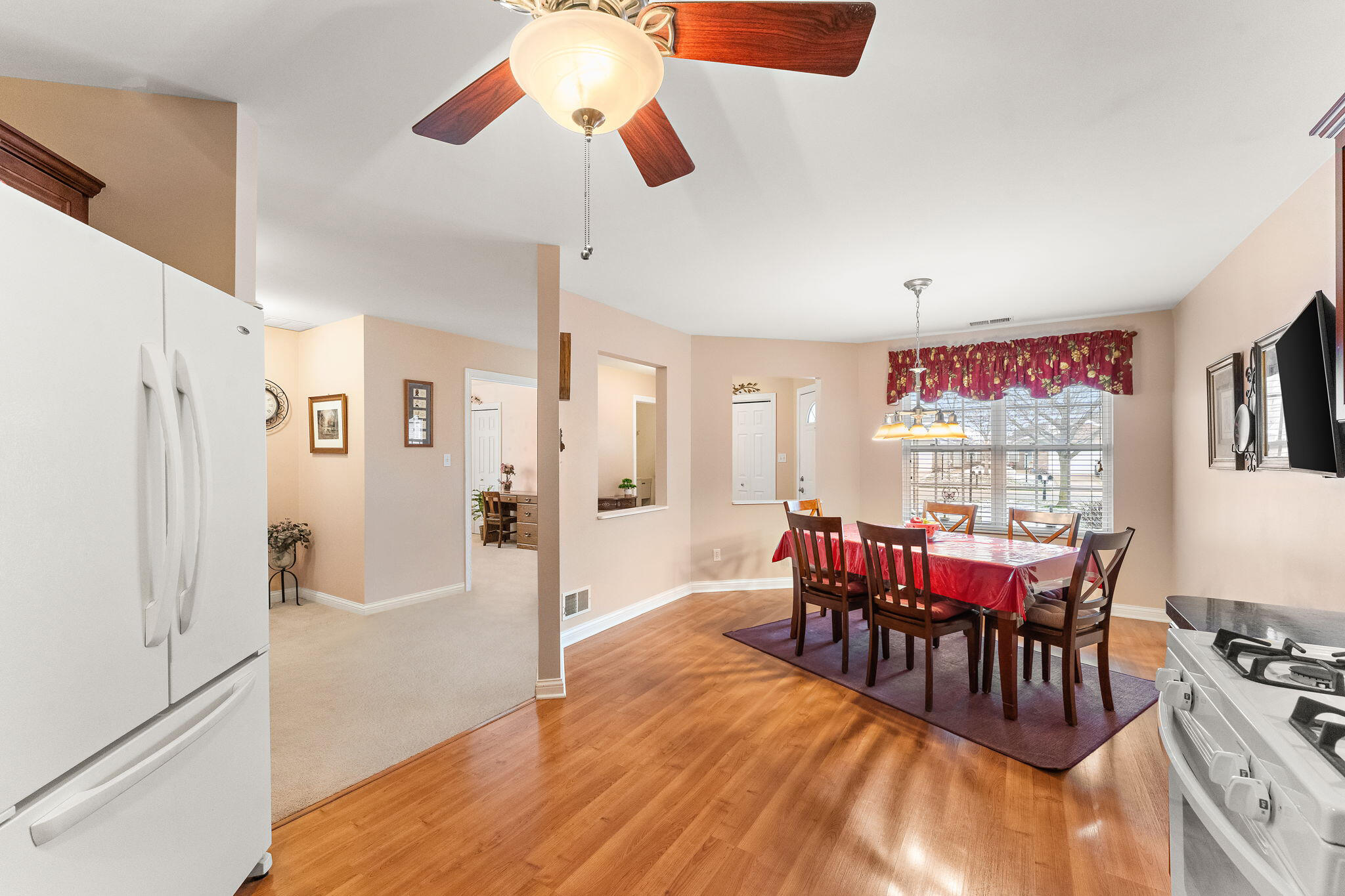 7035 Tompkins Court Griffith, IN 46319 - Photo 9 of 25 2048x1365