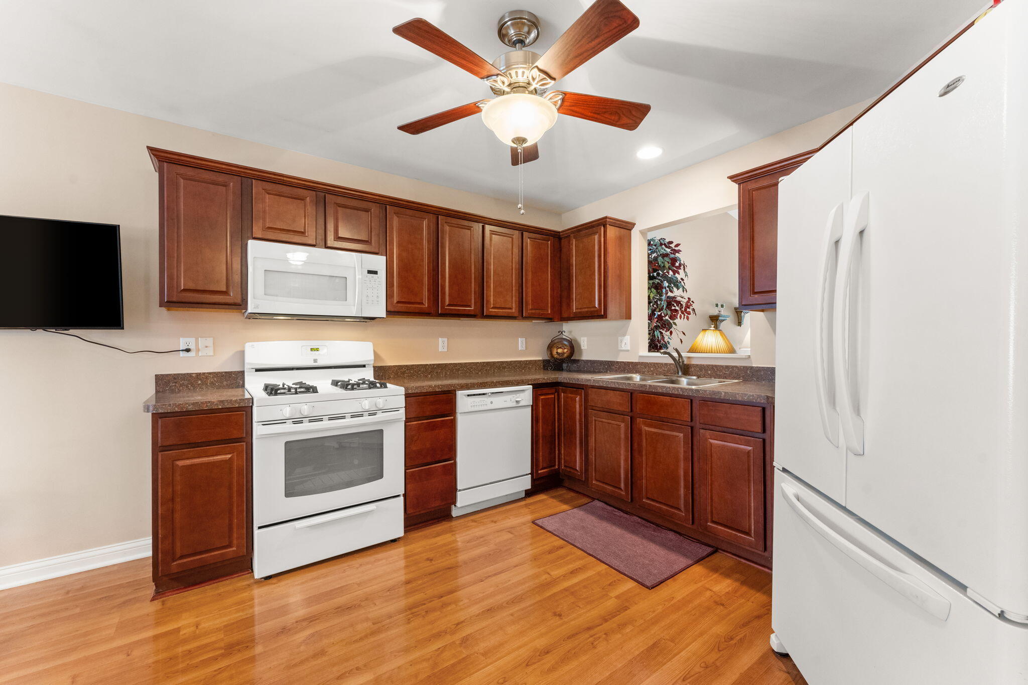 7035 Tompkins Court Griffith, IN 46319 - Photo 10 of 25 2048x1365