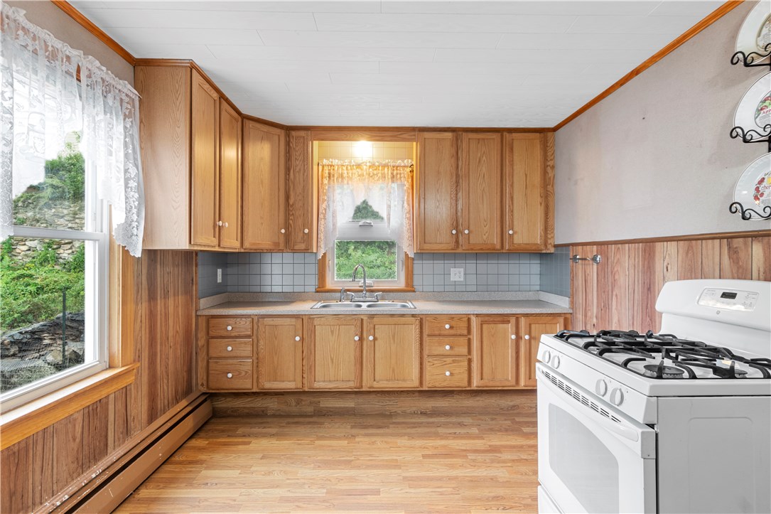 201 St Barnabe Street Woonsocket, RI 02895 - Photo 4 of 28