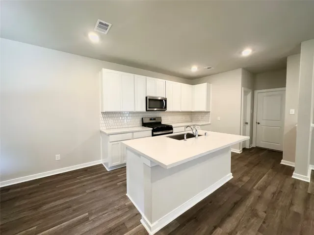 $2,150 | 12187 Ridge Top Drive, Conroe, TX 77304