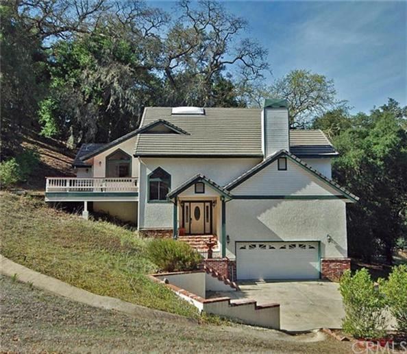 Custom 1990 built home offering spacious floor plan with master suite on main living level!