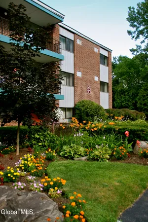$1,750 | 151 Jefferson Street, Unit 43A, Saratoga Springs, NY 12866