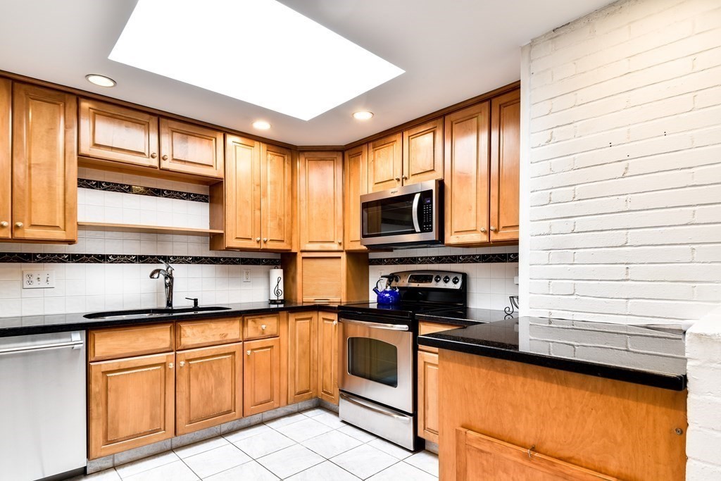 55 Donna Road Framingham, MA 01701 - Photo 6 of 25 Gallery Image 6