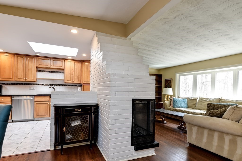55 Donna Road Framingham, MA 01701 - Photo 9 of 25 Gallery Image 9