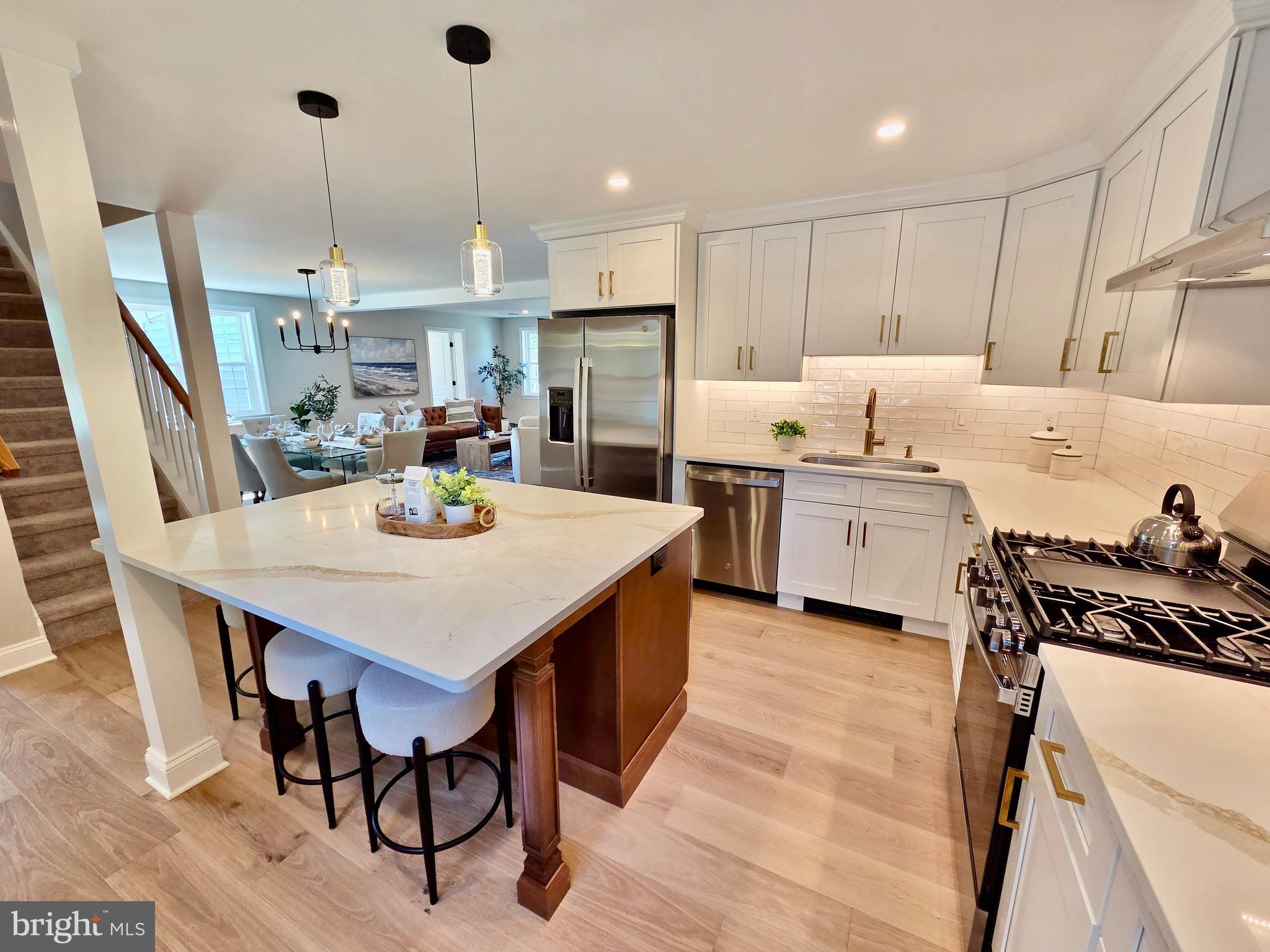 123 Ridley Drive Wallingford, PA 19086 - Photo 12 of 35 Island seating for 4 people