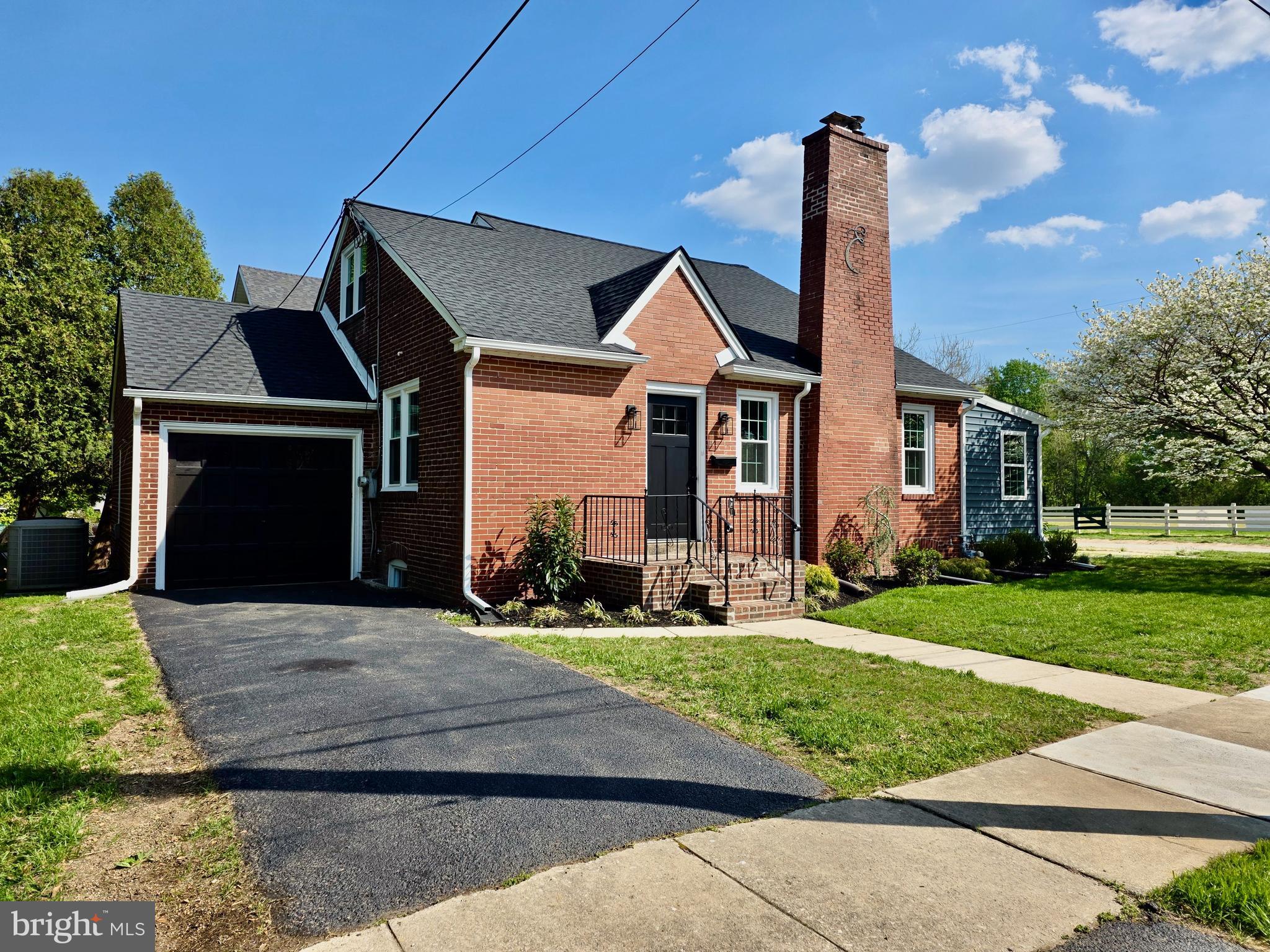 123 Ridley Drive Wallingford, PA 19086 - Photo 2 of 35 123 Ridley Dr, Wallingford PA