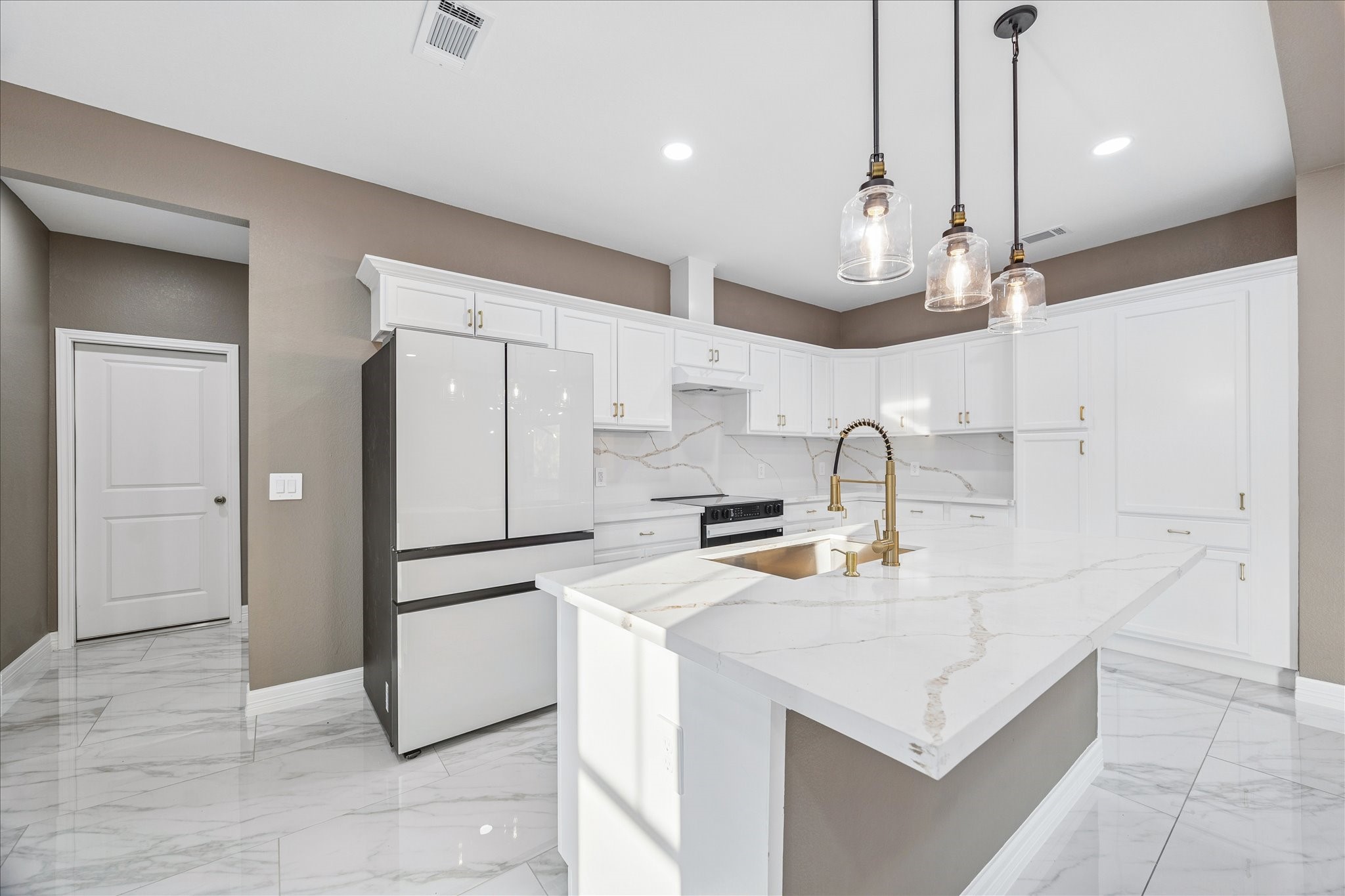 3026 Comanche Willis, TX 77378 - Photo 5 of 34 Kitchen
