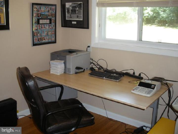 2050 Valley Road Jenkintown, PA 19046 - Photo 6 of 12 Office / Study