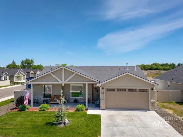 $382,990 | 330 Wood Rose Way, Wilder, ID 83676