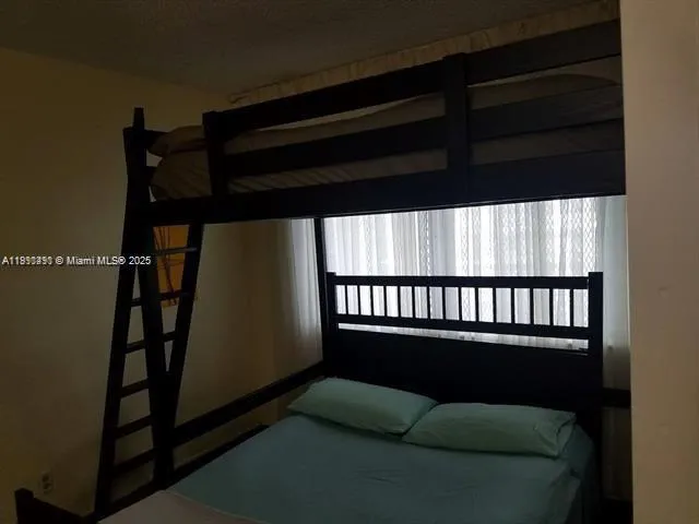 $1,700 | 1430 Northeast 170th Street, Unit 214, North Miami Beach, FL 33162