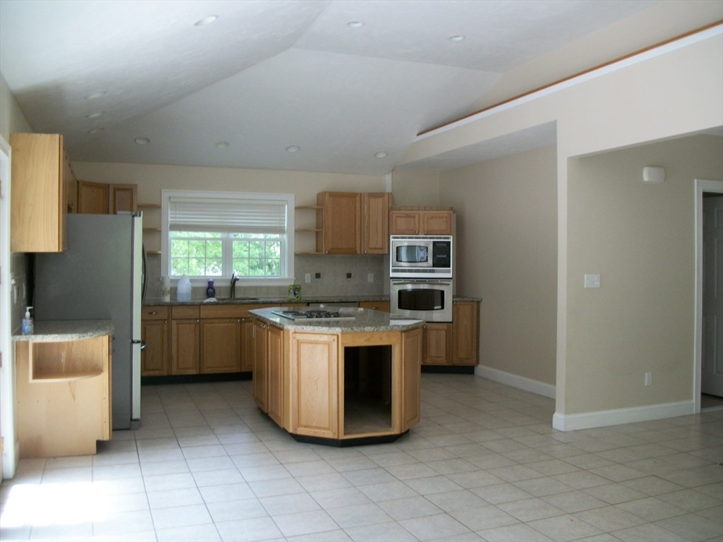 3 Ilford Road, Unit 3 Billerica, MA 01862 - Photo 5 of 17 Gallery Image 5