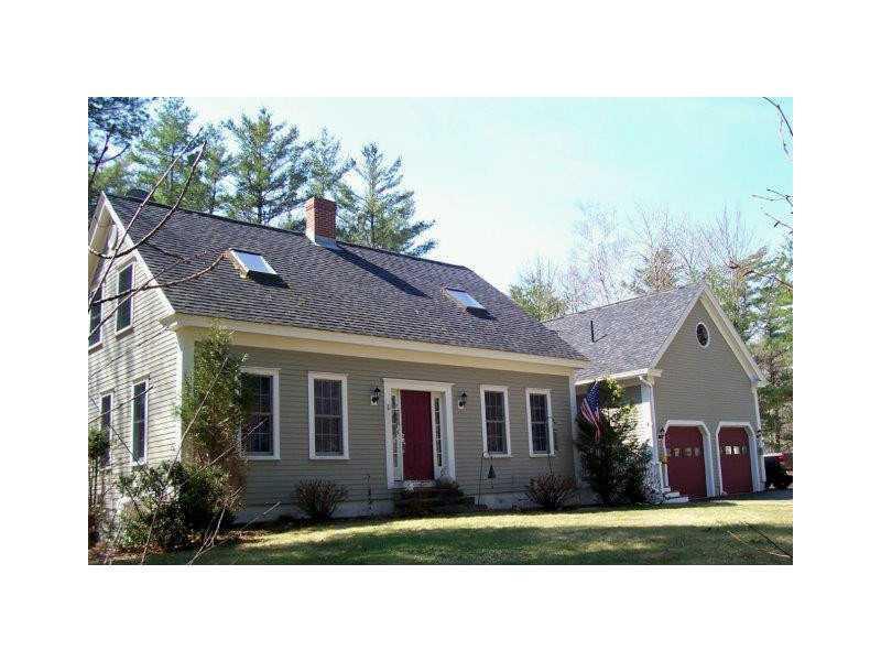 Exterior Front. Welcome home! This...