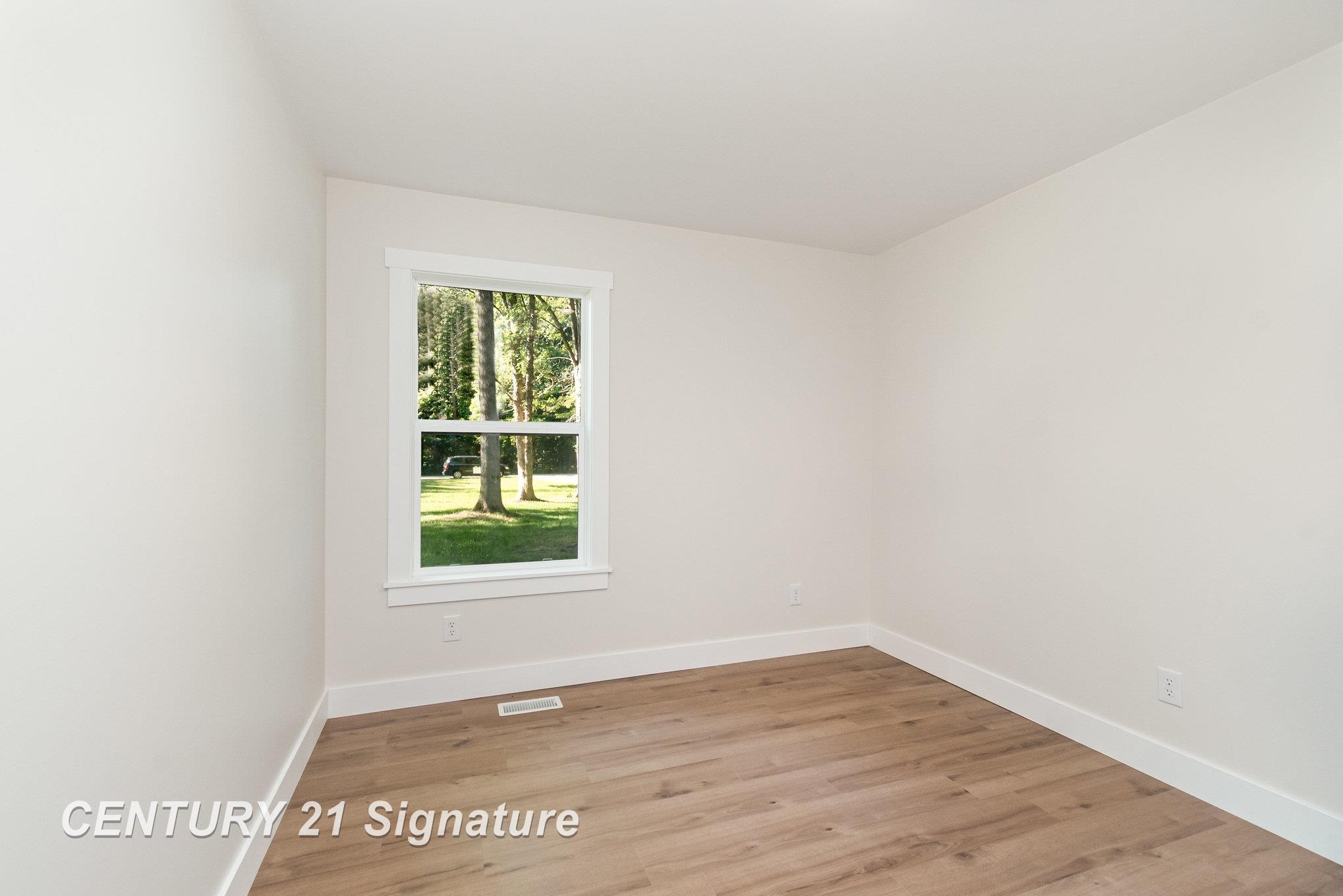 817 Sandow Road Midland, MI 48640 - Photo 15 of 23 50186680-c168cf5e-f0b6-4281-b8e3-65becfcec5c5.JPG