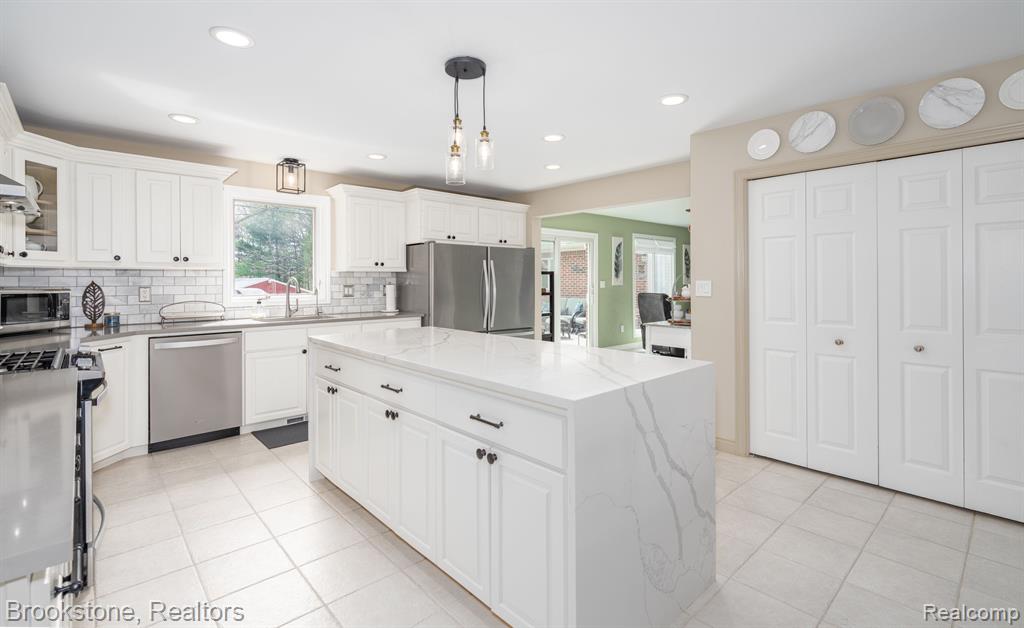 780 East Gunn Road Rochester, MI 48306 - Photo 16 of 56