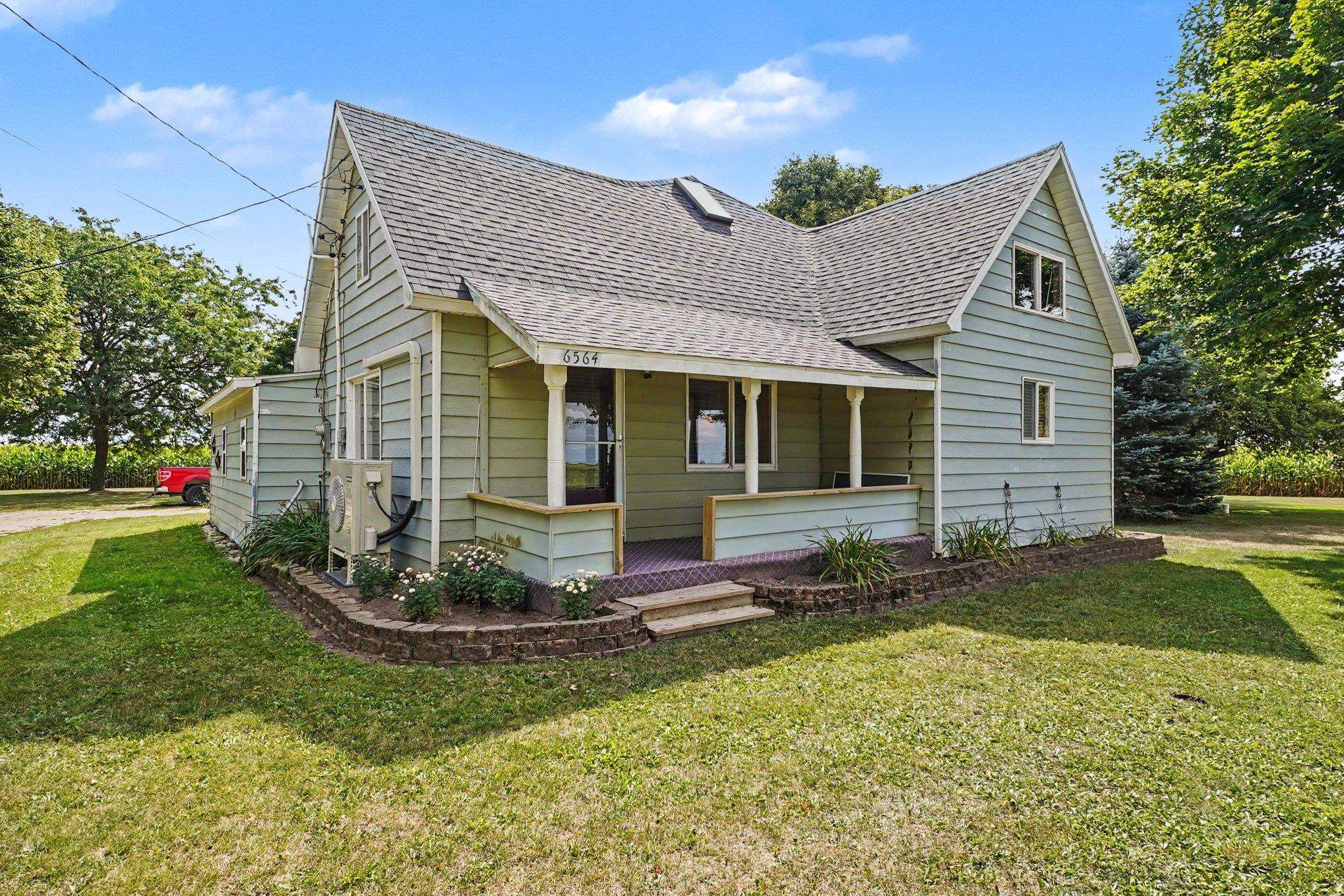 6564 North Crapo Road Breckenridge, MI 48615 - Photo 6 of 28 1950021-3f4bd0df-d33c-4559-b6c0-f85dbd7c90ef.JPG