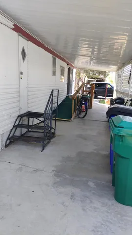 a view of a livingroom with an empty space