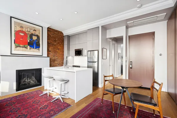 $3,950 | 459 West 47th Street, Unit 2R | Hell's Kitchen