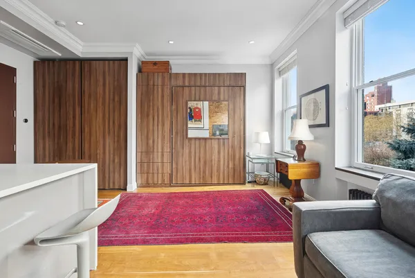 $3,950 | 459 West 47th Street, Unit 2R | Hell's Kitchen