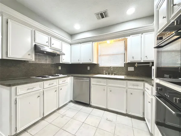 $2,050 | 9002 Sabastian Drive, Houston, TX 77083