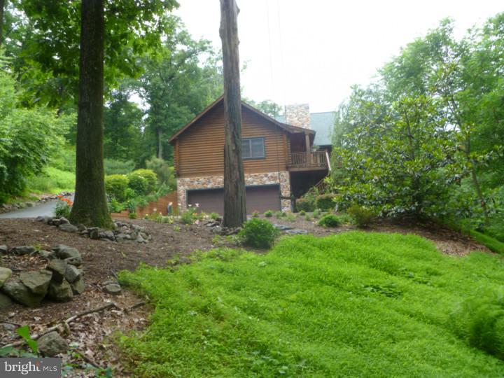375 Oregon Road Mohnton, PA 19540 - Photo 2 of 25 Garage