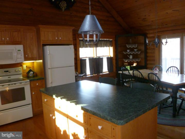 375 Oregon Road Mohnton, PA 19540 - Photo 5 of 25 Kitchen