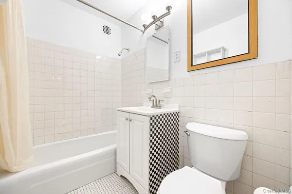 $165,000 | 1966 Newbold Avenue, Unit 408 | Unionport