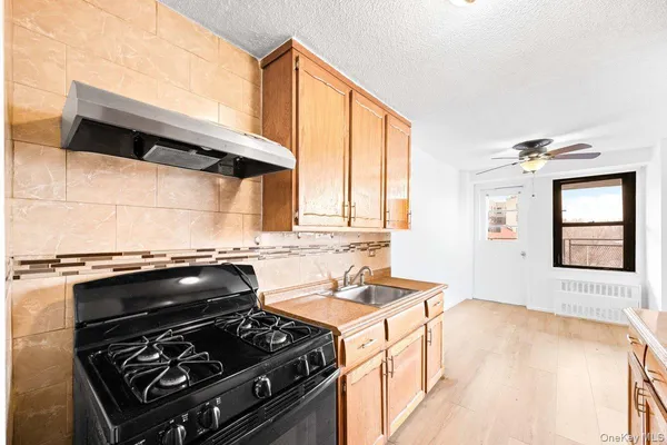 $165,000 | 1966 Newbold Avenue, Unit 408 | Unionport