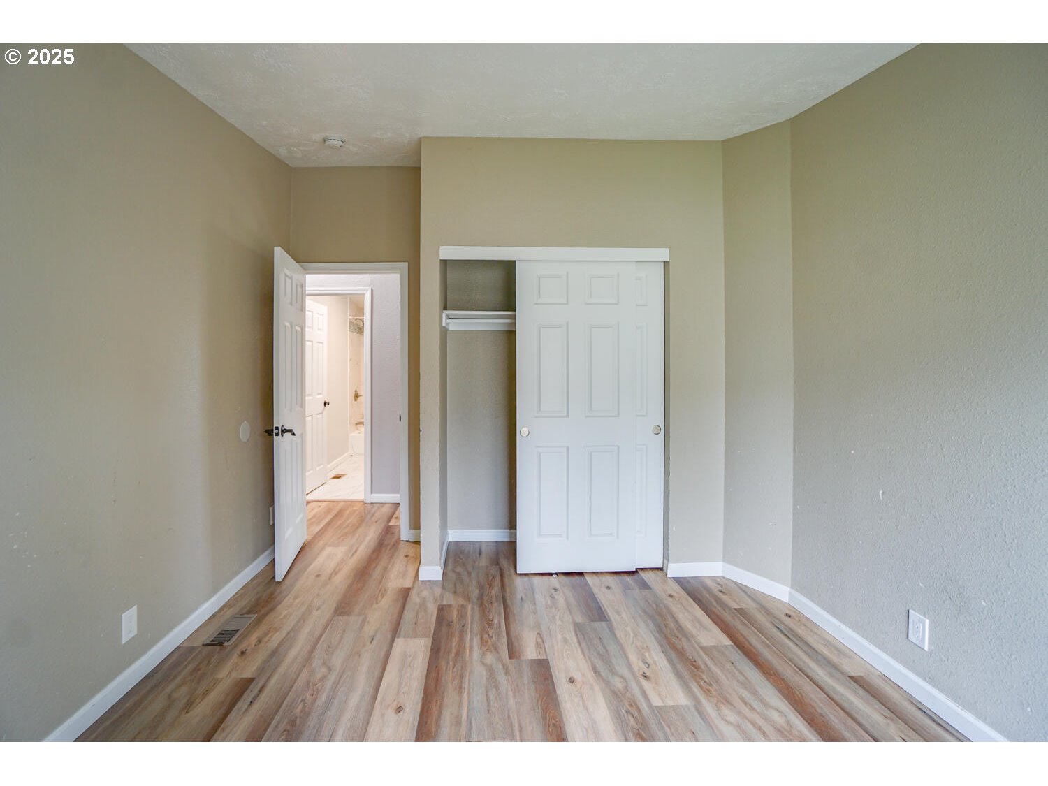 415 Northeast 194th Street, Unit 17 Ridgefield, WA 98642 - Photo 16 of 35