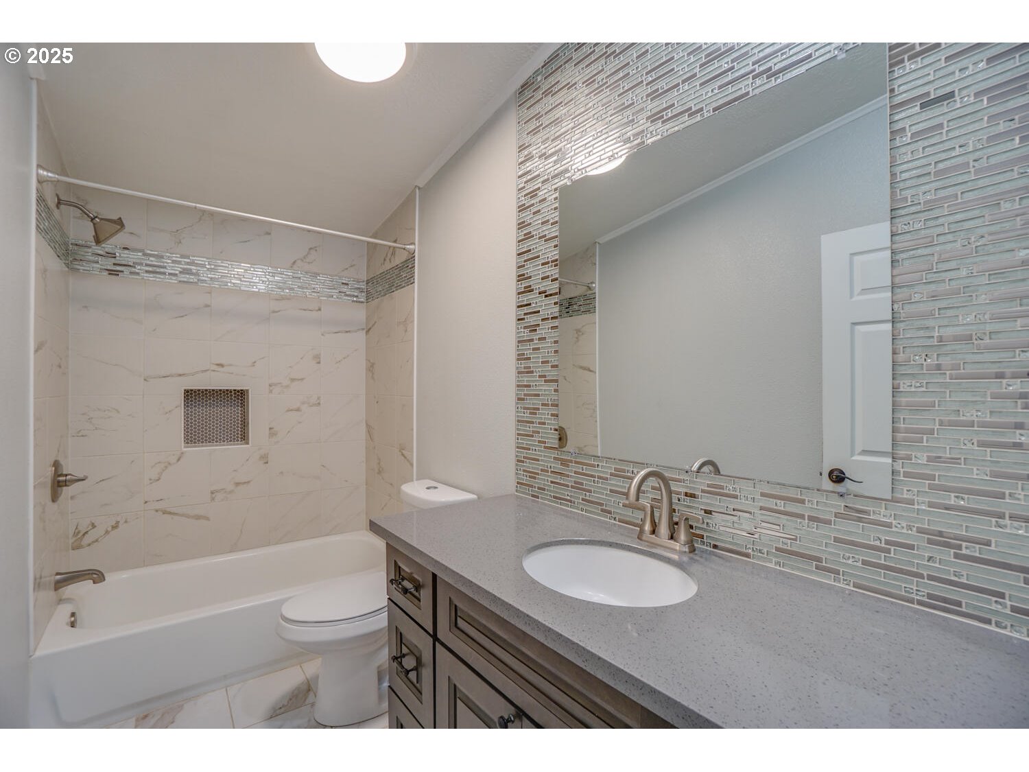 415 Northeast 194th Street, Unit 17 Ridgefield, WA 98642 - Photo 17 of 35