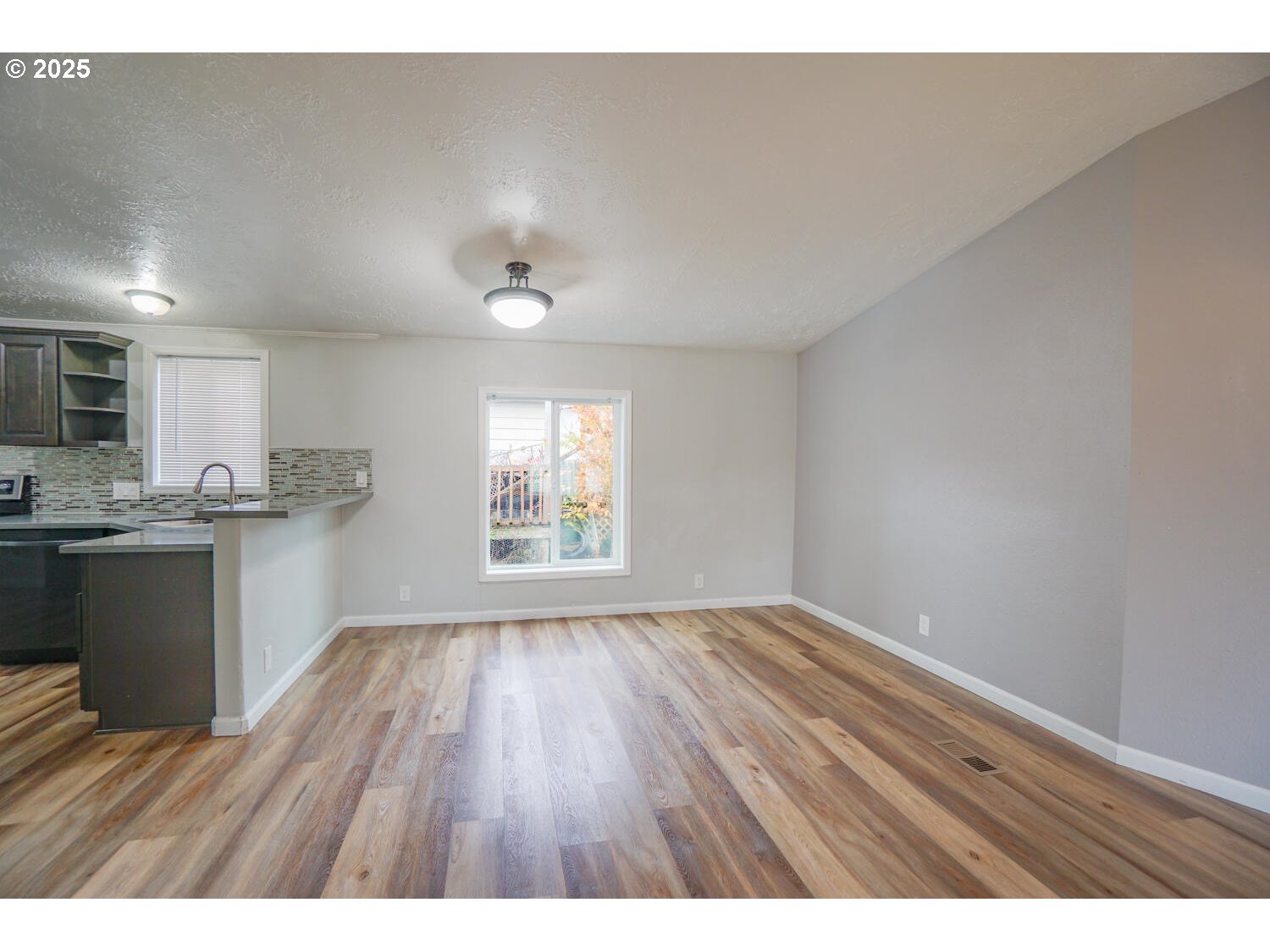 415 Northeast 194th Street, Unit 17 Ridgefield, WA 98642 - Photo 10 of 35