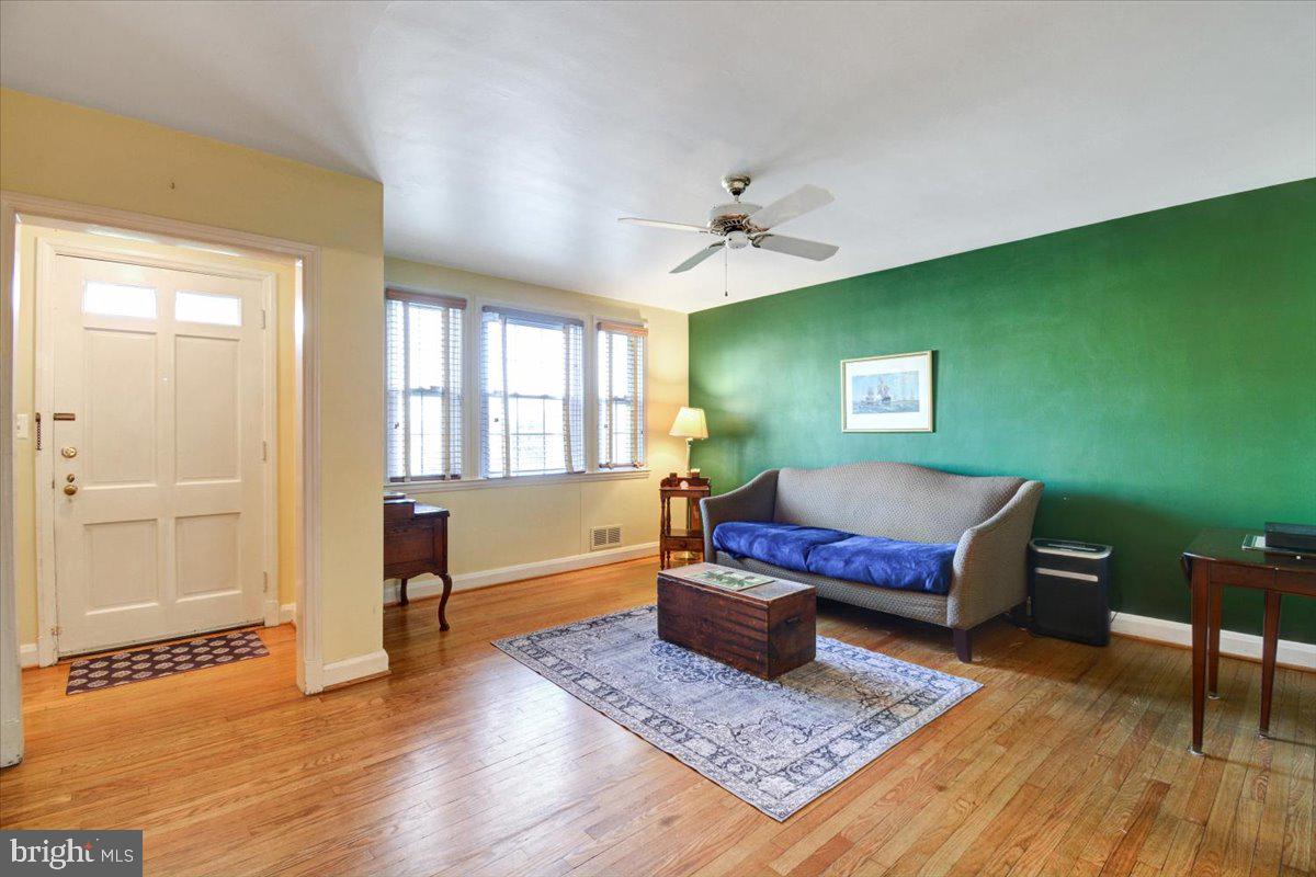 404 Stratford Road Catonsville, MD 21228 - Photo 21 of 28 Gallery Image 21