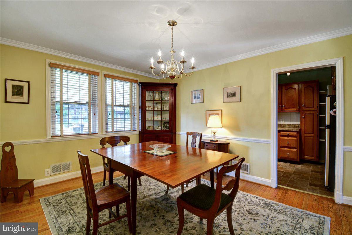 404 Stratford Road Catonsville, MD 21228 - Photo 7 of 28 Gallery Image 7