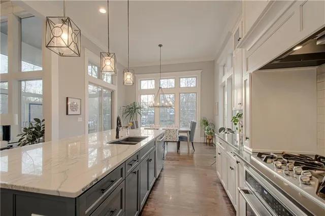 $1,999,000 | 2813 West 91st Street, Leawood, KS 66206