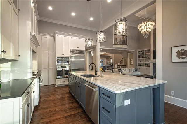 $1,999,000 | 2813 West 91st Street, Leawood, KS 66206