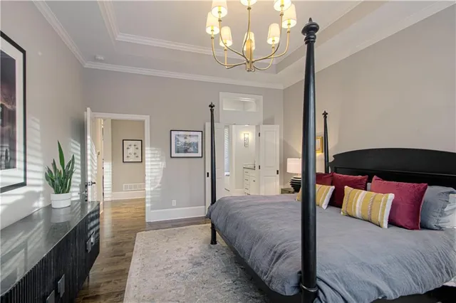 $1,999,000 | 2813 West 91st Street, Leawood, KS 66206