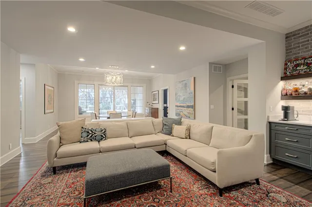 $1,999,000 | 2813 West 91st Street, Leawood, KS 66206