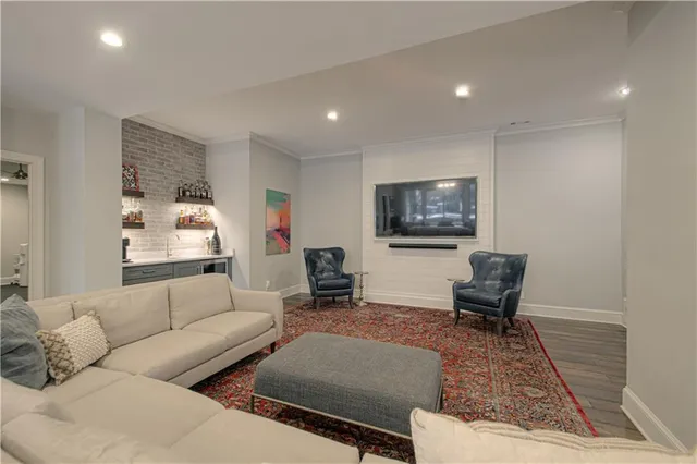 $1,999,000 | 2813 West 91st Street, Leawood, KS 66206