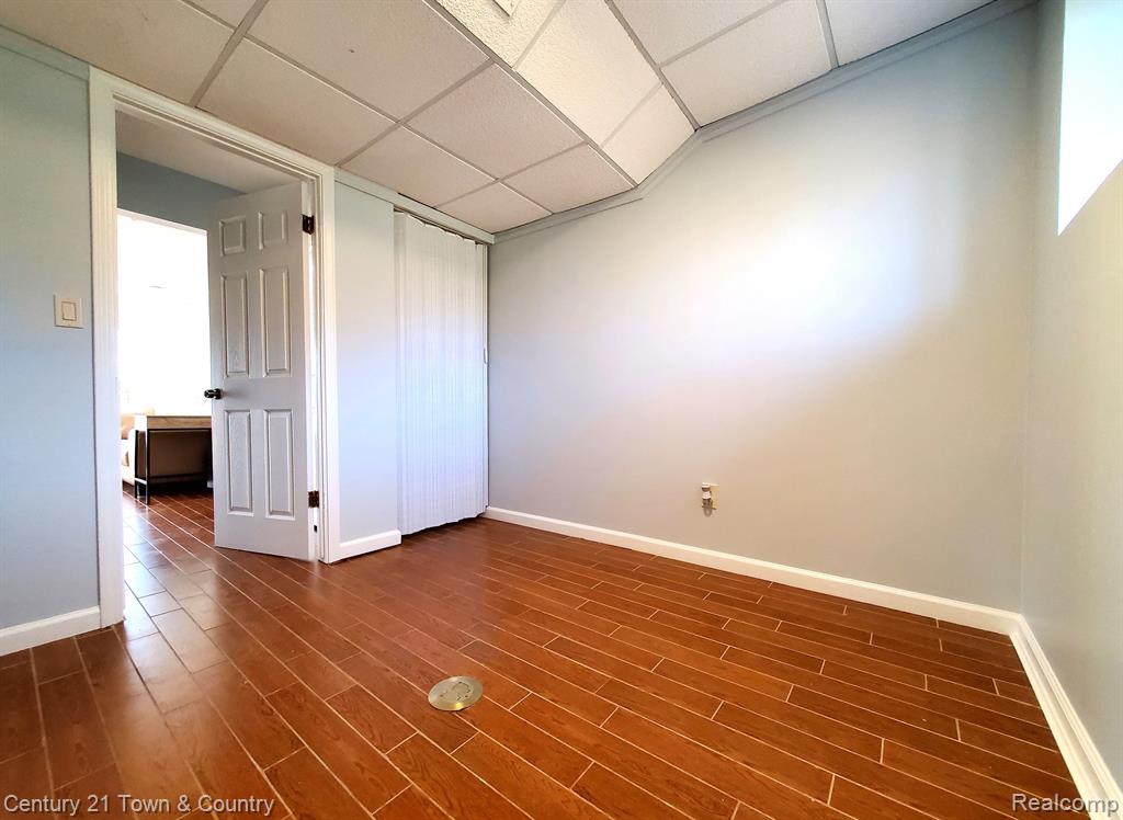 35741 Springvale Street Farmington Hills, MI 48331 - Photo 23 of 35