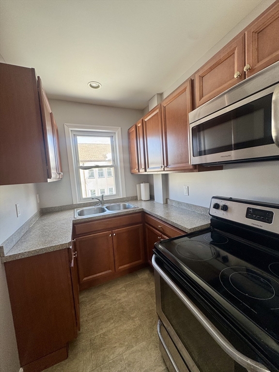 67 Sycamore Street, Unit 2 Fairhaven, MA 02719 - Photo 12 of 27