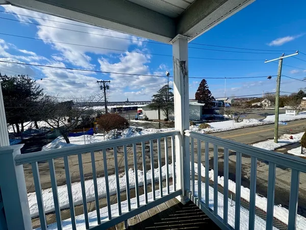 $2,000 | 67 Sycamore Street, Unit 2, Fairhaven, MA 02719