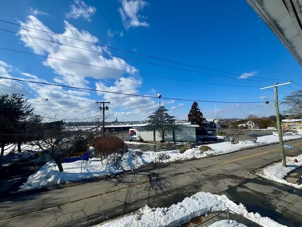 $2,000 | 67 Sycamore Street, Unit 2, Fairhaven, MA 02719