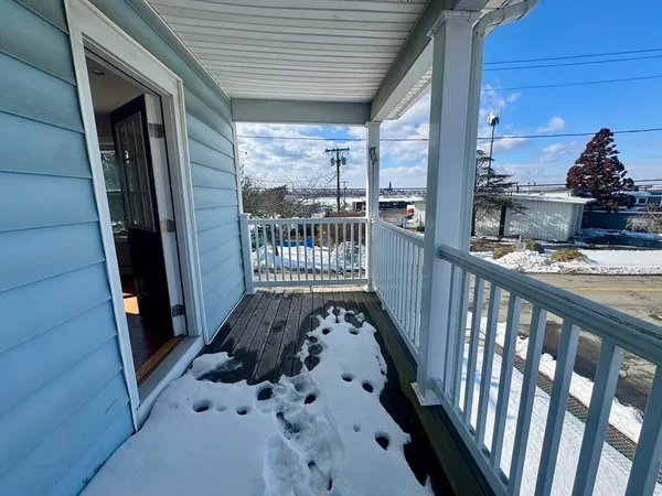 $2,000 | 67 Sycamore Street, Unit 2, Fairhaven, MA 02719