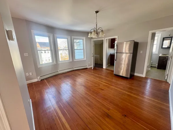 $2,000 | 67 Sycamore Street, Unit 2, Fairhaven, MA 02719