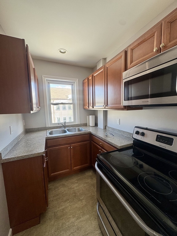 67 Sycamore Street, Unit 2 Fairhaven, MA 02719 - Photo 10 of 27